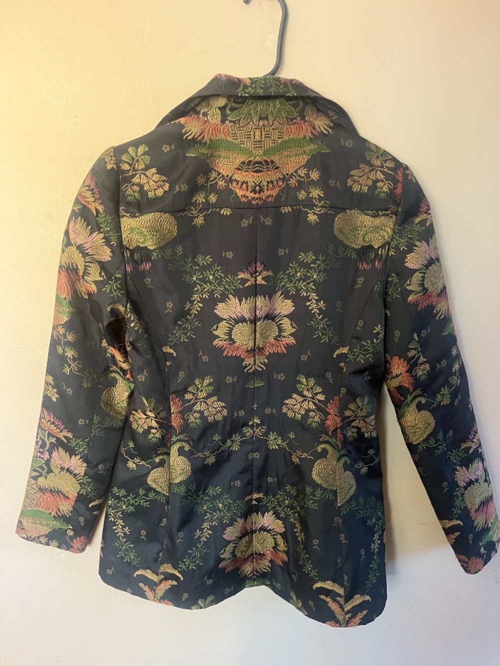 Embroidery jacket - Picture 2 of 2